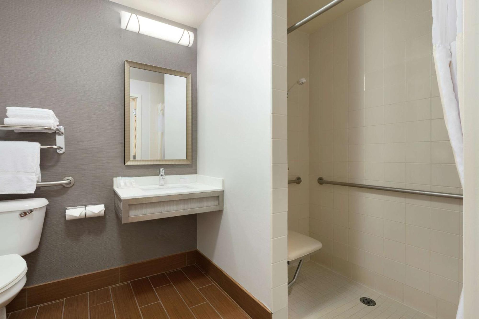 Hilton Garden Inn Gilroy Luaran gambar
