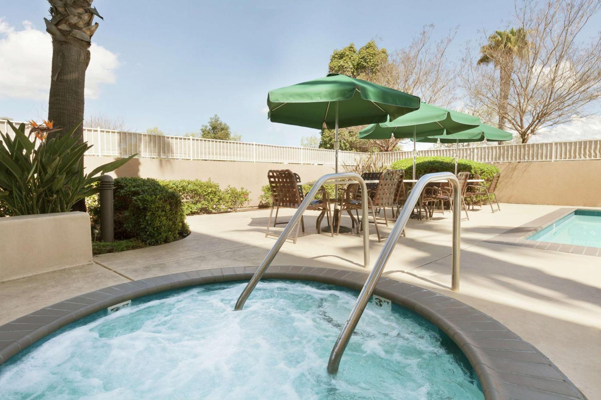 Hilton Garden Inn Gilroy Luaran gambar